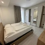Cavour Center Апартаменты